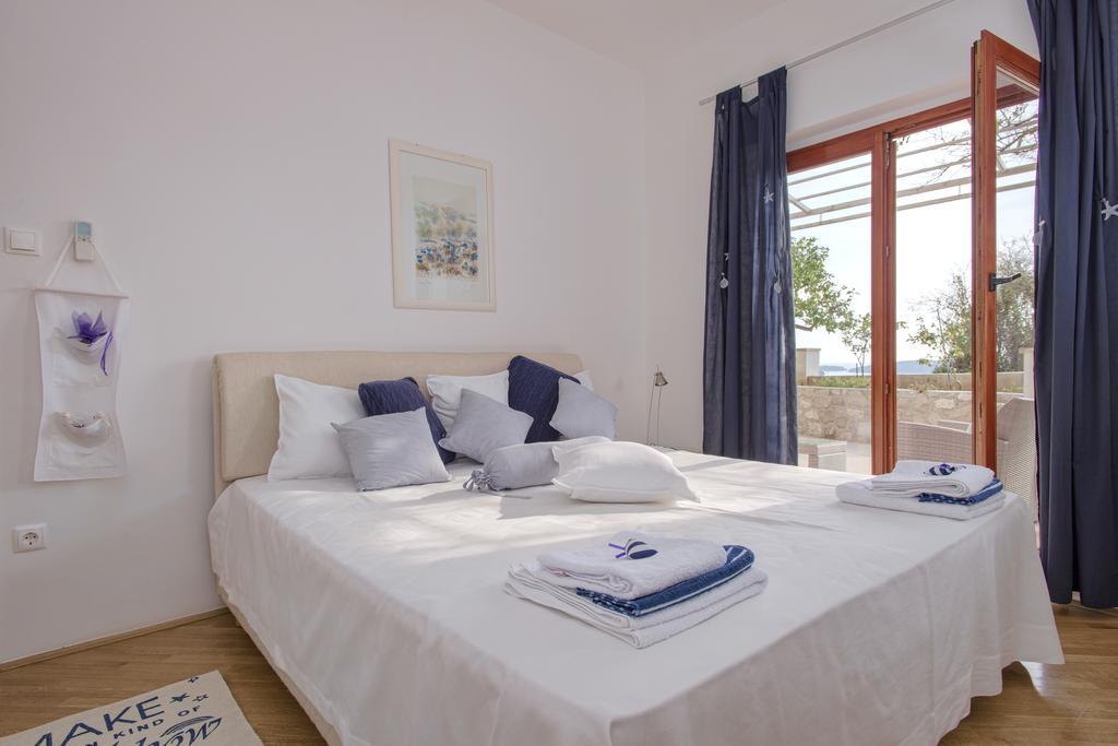 Apartment Duda Хвар Стая снимка