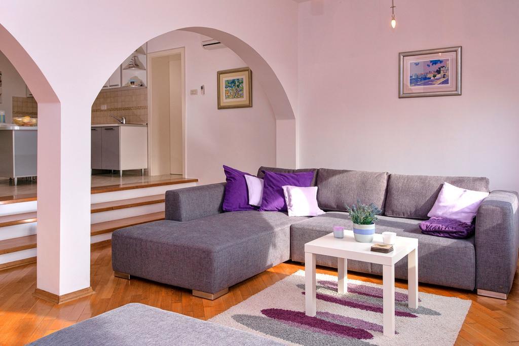 Apartment Duda Хвар Стая снимка